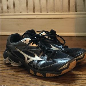 Mizuno volleyball shoes